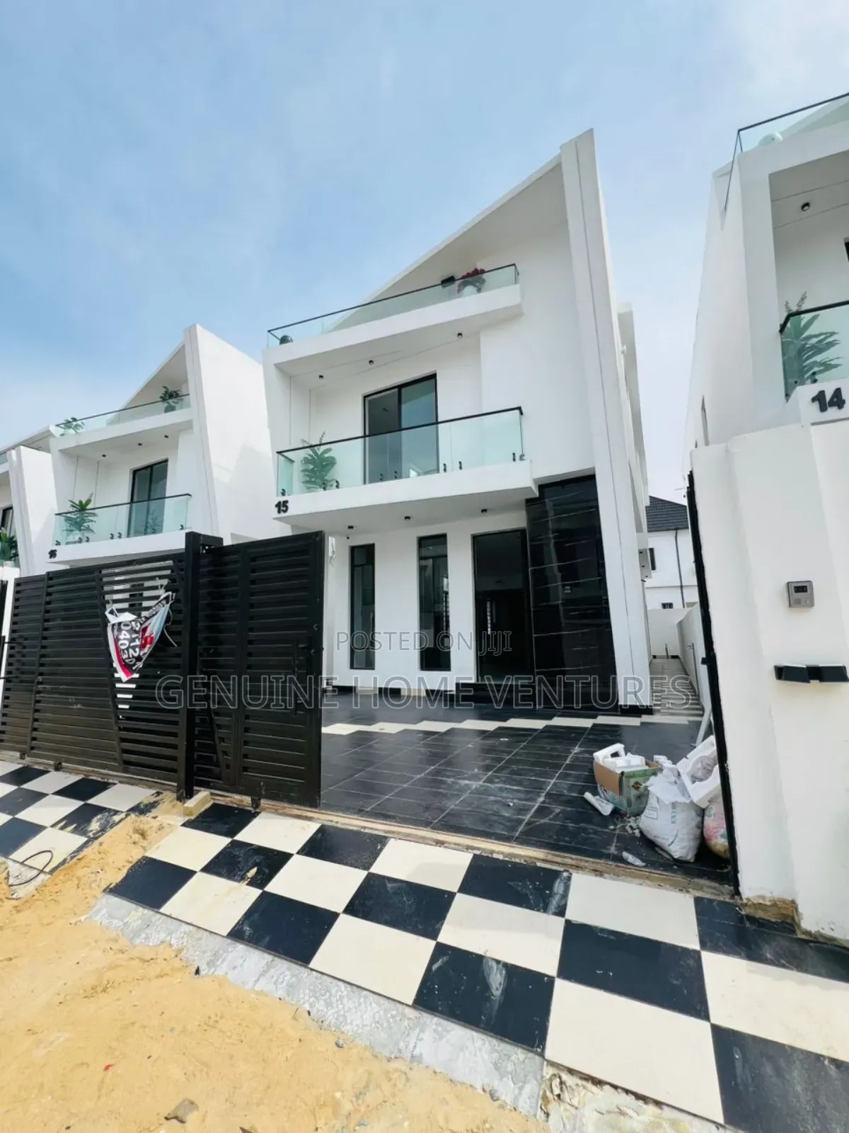 4bdrm Duplex in Orchid, Chevron for sale in Chevron