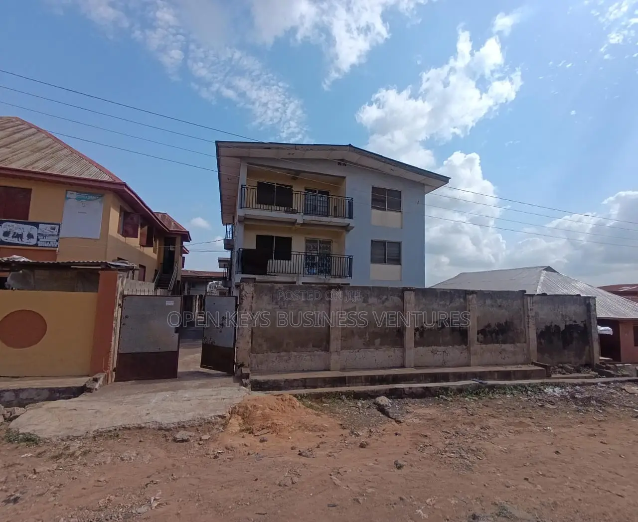 3bdrm House in Kufeyiji, Agodi for sale in Agodi