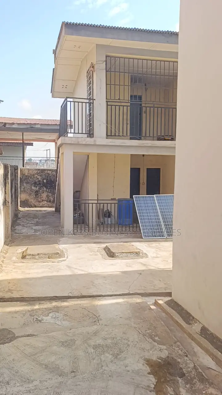 3bdrm House in Kufeyiji, Agodi for sale in Agodi