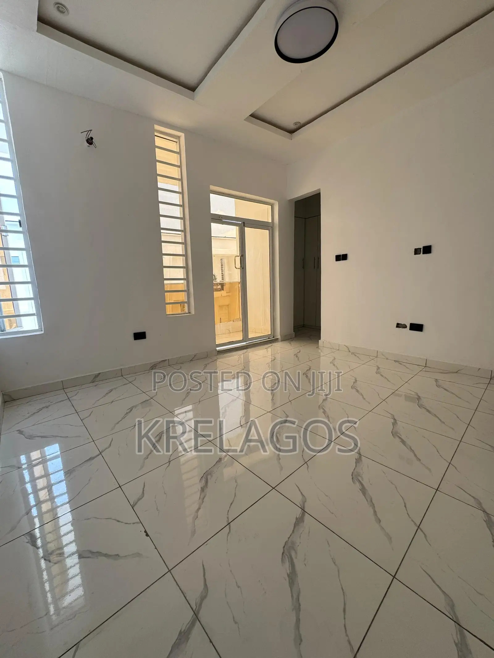 4bdrm Duplex in Ikota for sale in Ikota