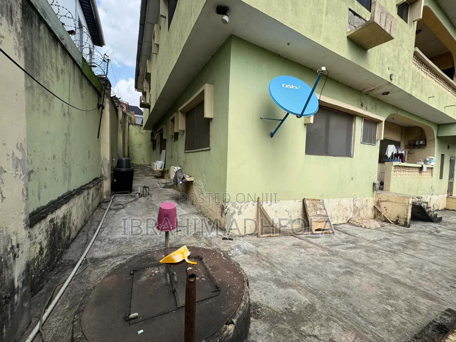 3bdrm Block of Flats in Ojodu Berger for sale in Berger