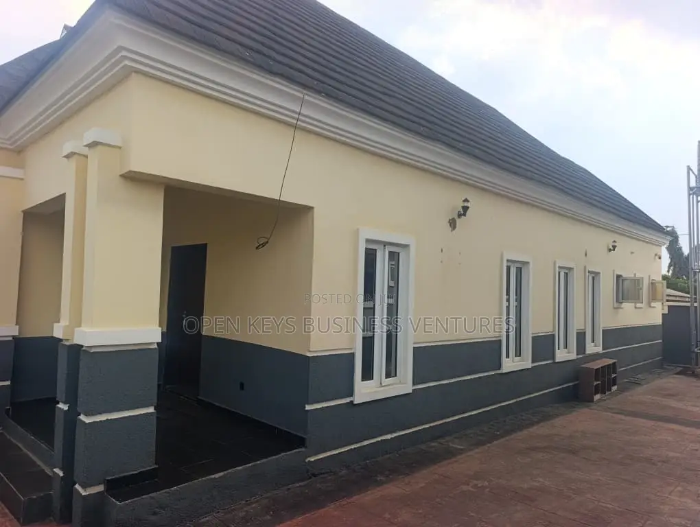 3bdrm Bungalow in Airforce, Bashorun, Akobo for sale in Akobo