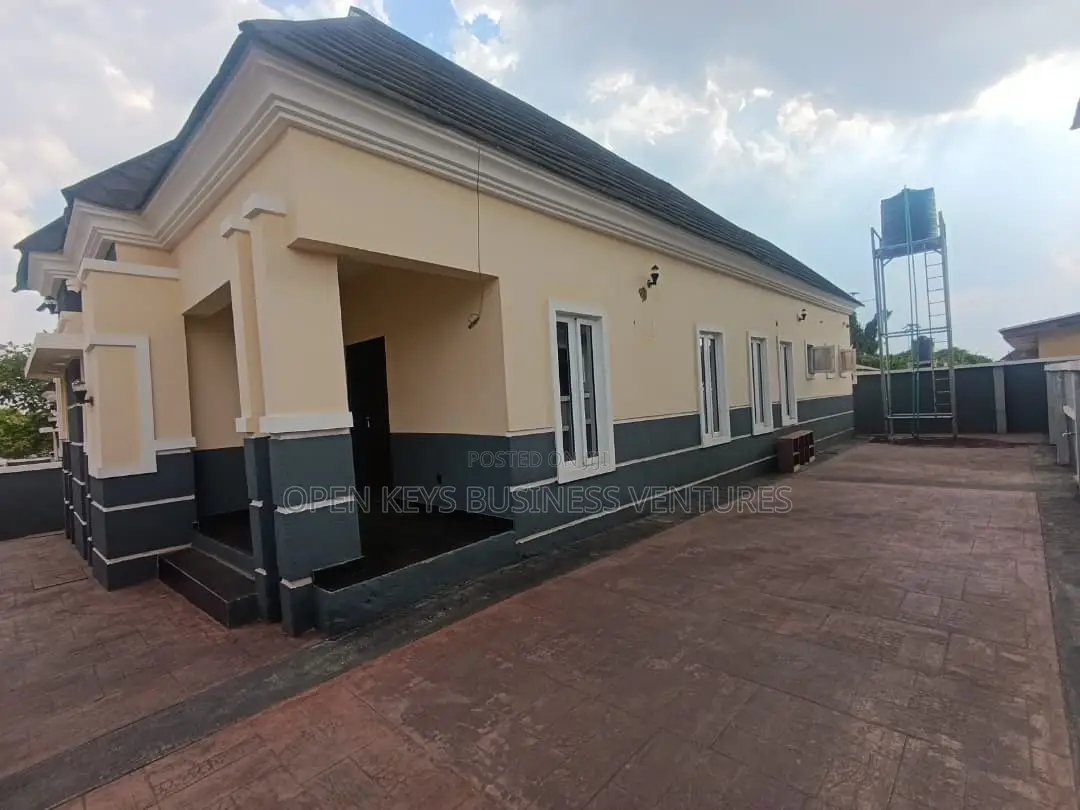 3bdrm Bungalow in Airforce, Bashorun, Akobo for sale in Akobo
