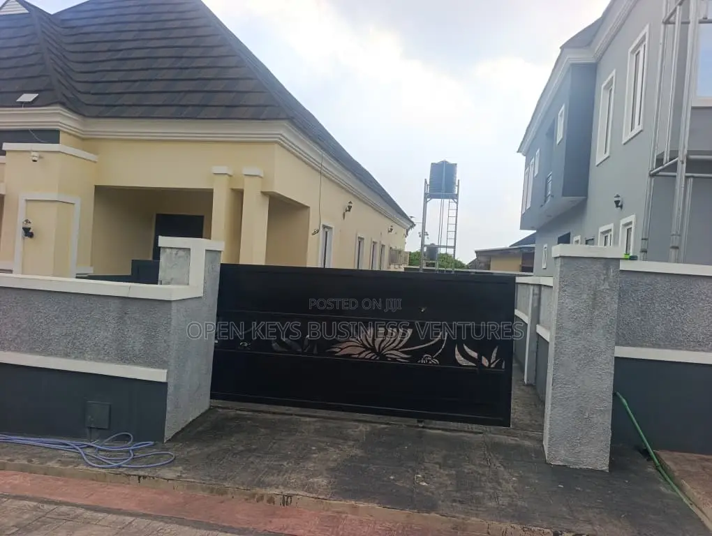 3bdrm Bungalow in Airforce, Bashorun, Akobo for sale in Akobo