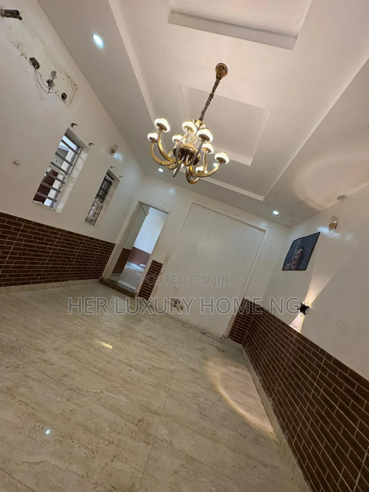 Mini Flat in Chevron for rent in Chevron