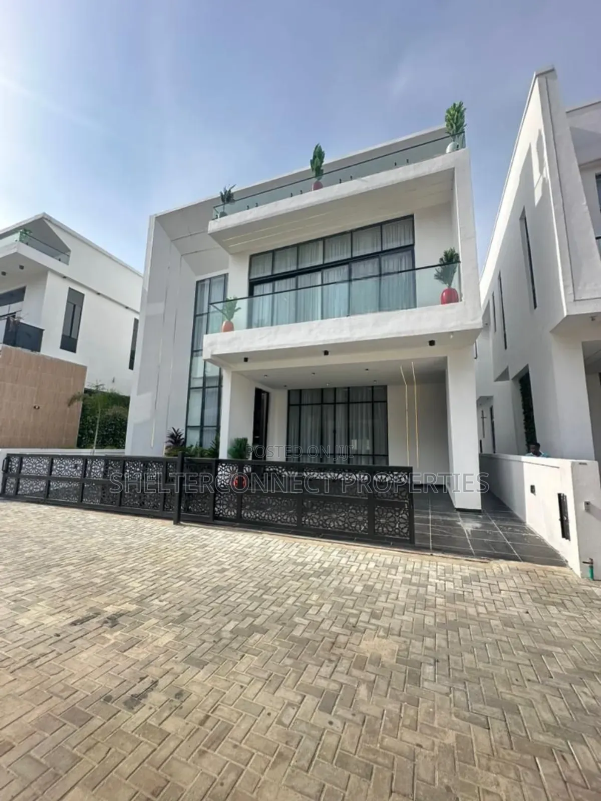 5bdrm Duplex in Lekki Expressway for sale in Lekki Expressway