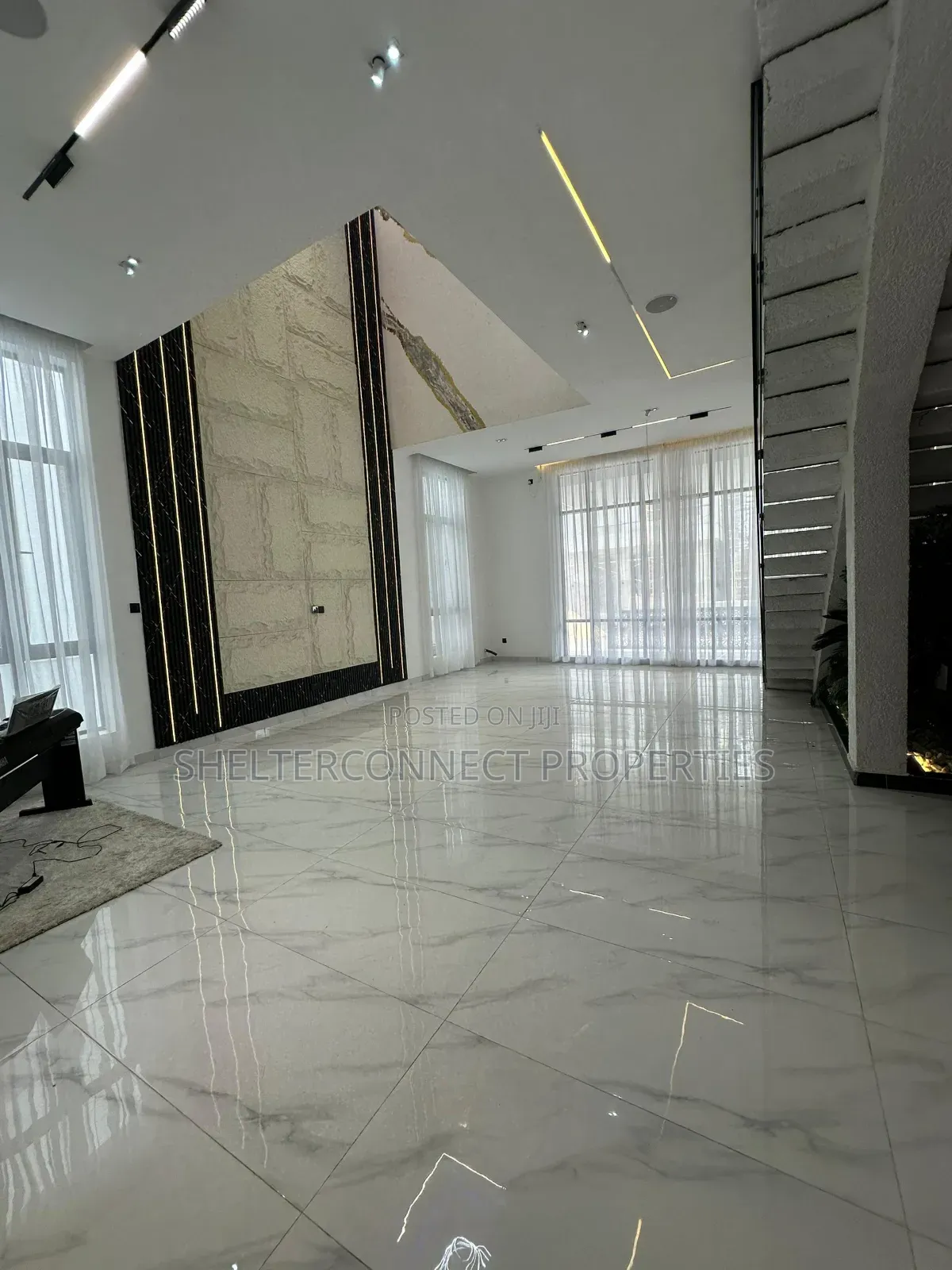5bdrm Duplex in Lekki Expressway for sale in Lekki Expressway