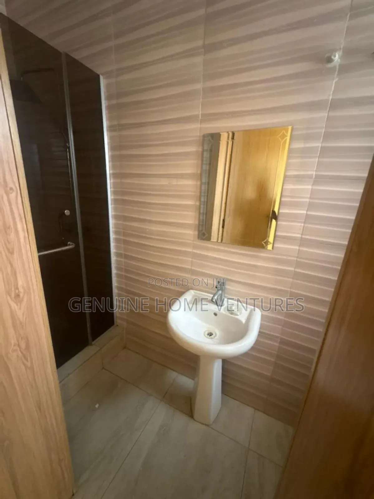 1bdrm Shared Apartment in Ikota Gra for rent in Ikota