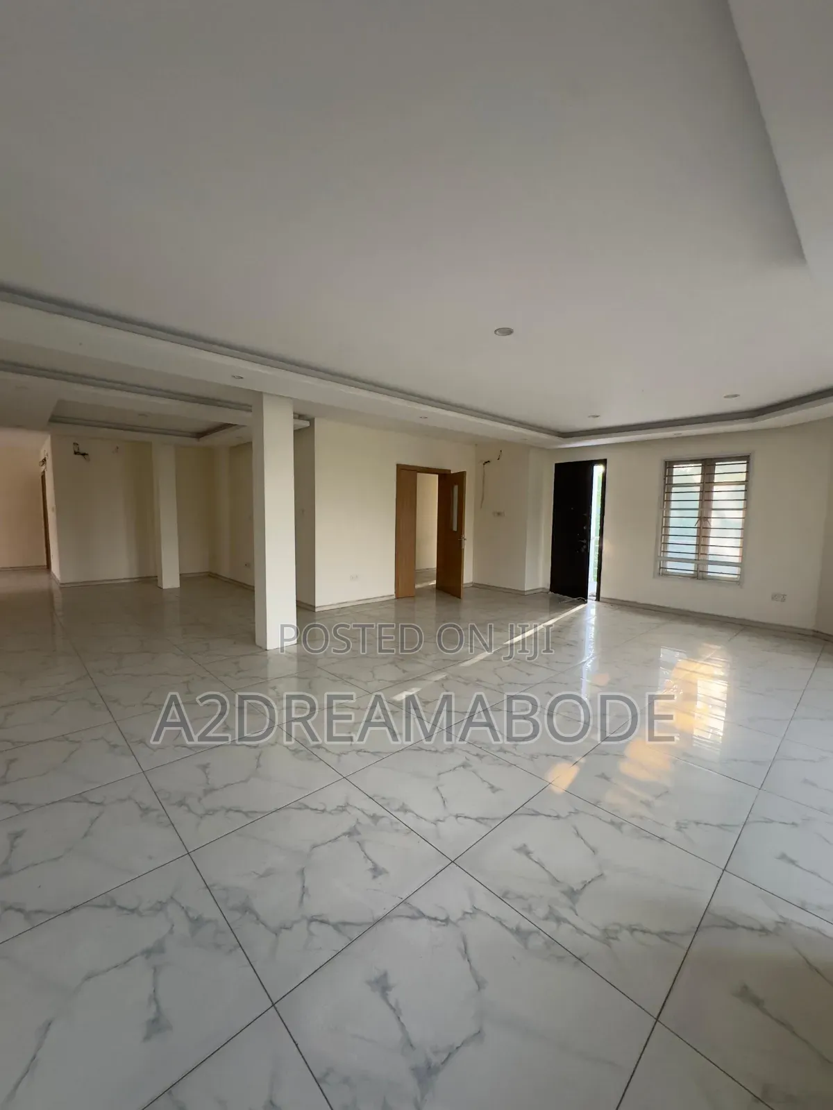 3bdrm Apartment in Ikeja Gra for rent in Ikeja GRA