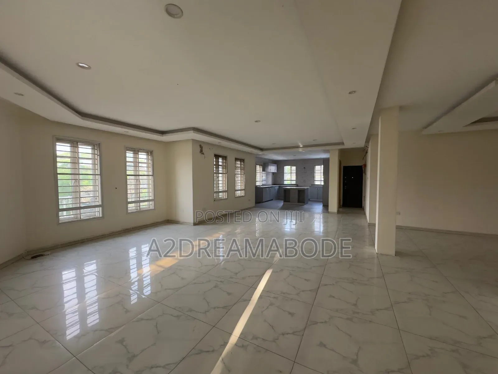 3bdrm Apartment in Ikeja Gra for rent in Ikeja GRA