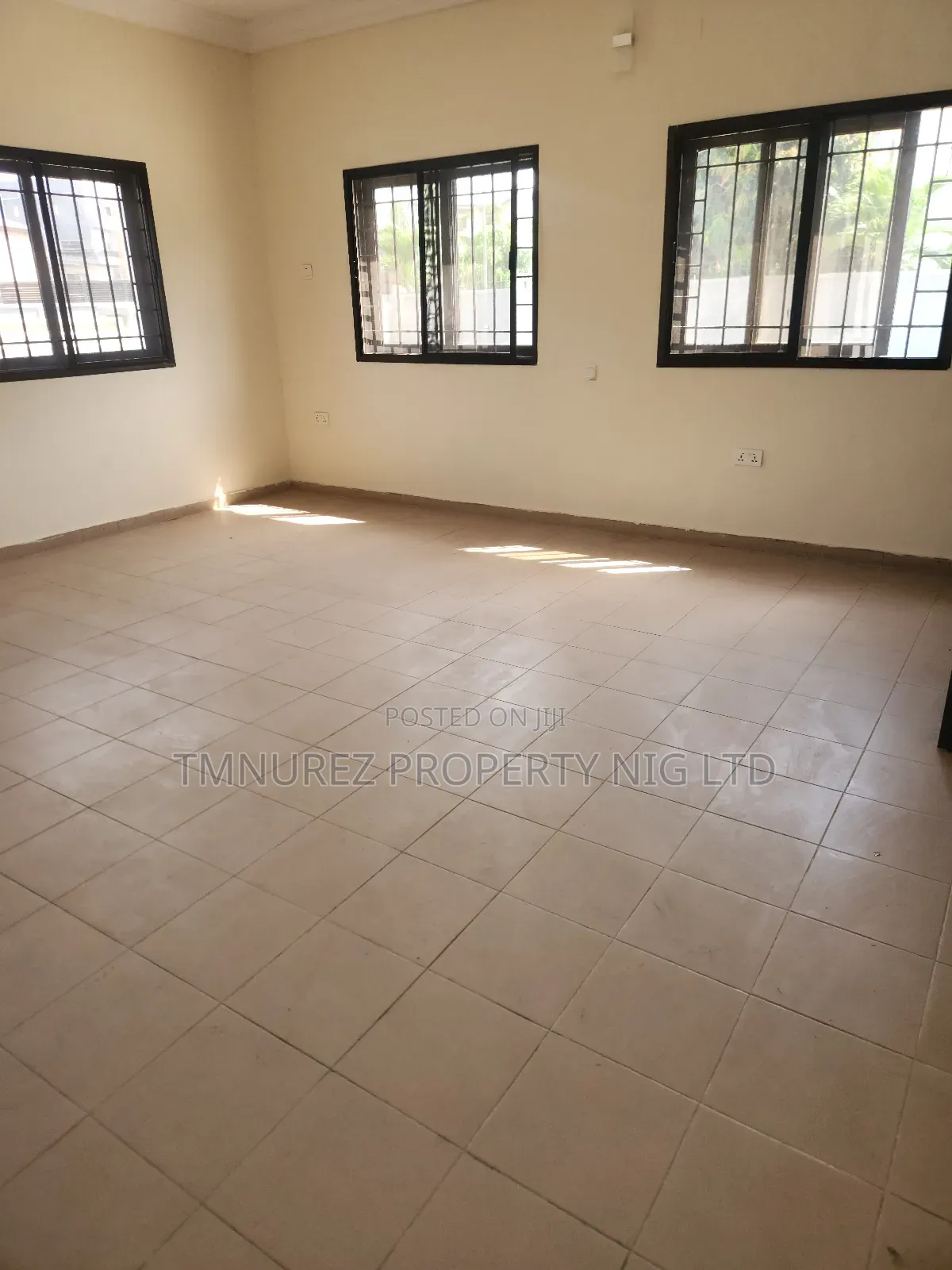 3bdrm Apartment in Lekki Phase1 for rent in Lekki