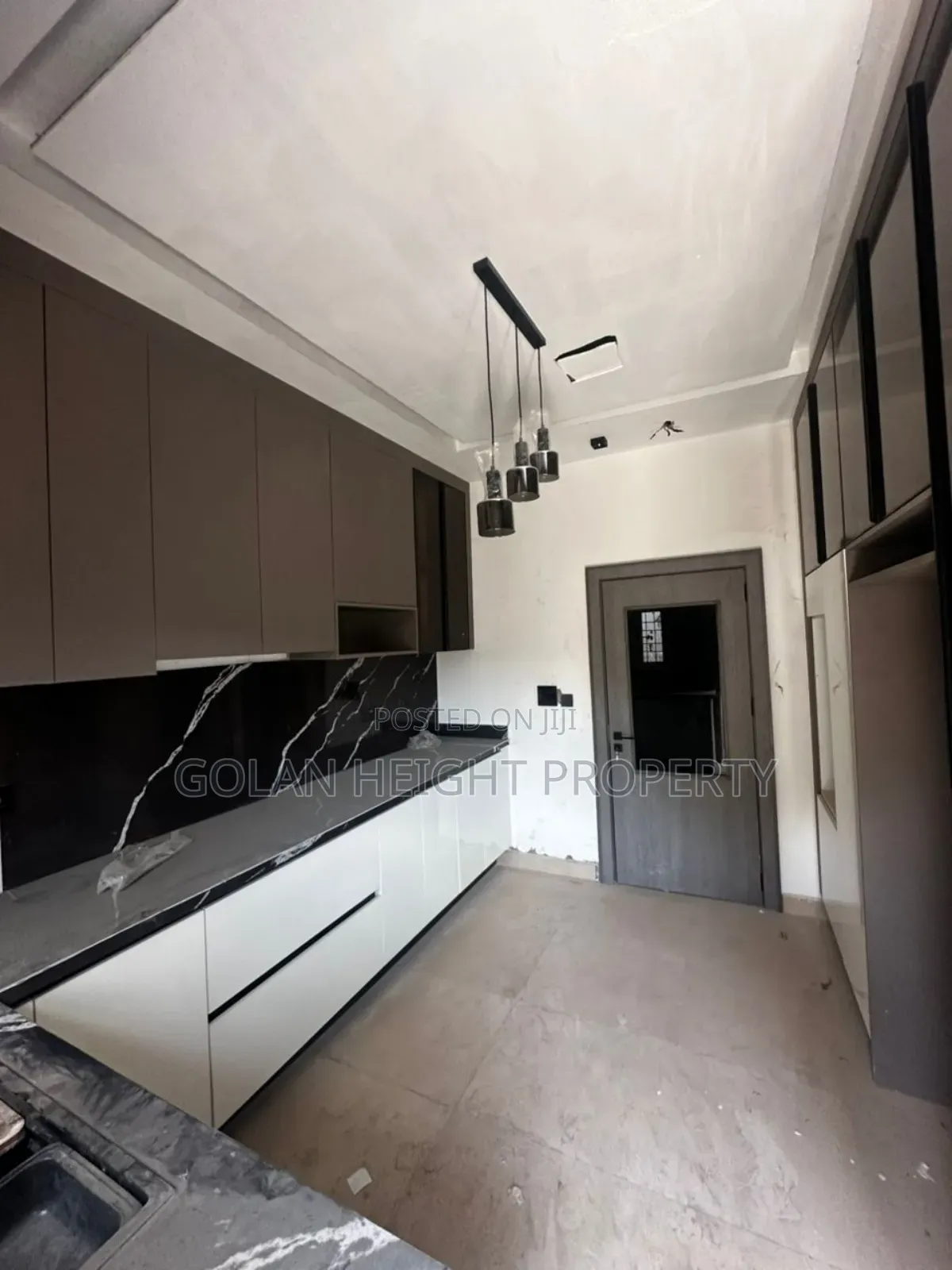 4bdrm Townhouse / Terrace in Diplomatic City Zone, Katampe Extension in Katampe Extension