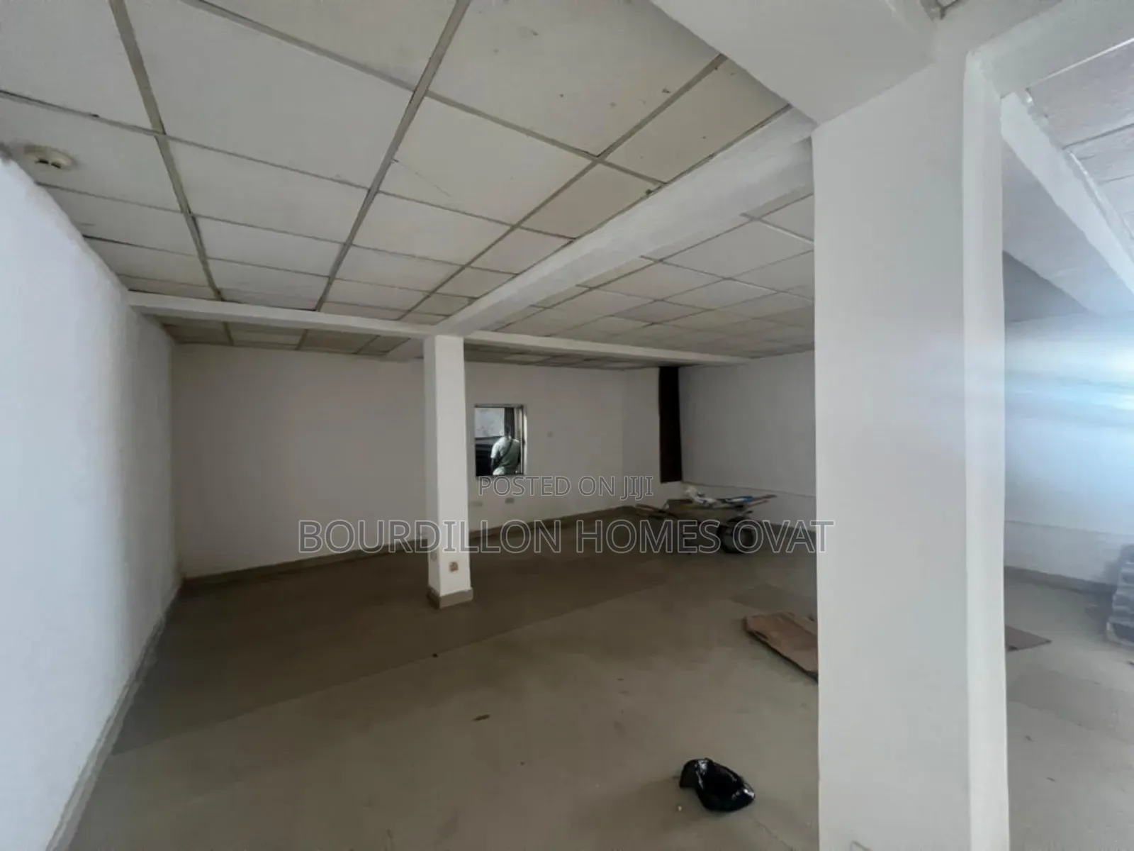 Office Space/Shop Space in Lekki Phase 1