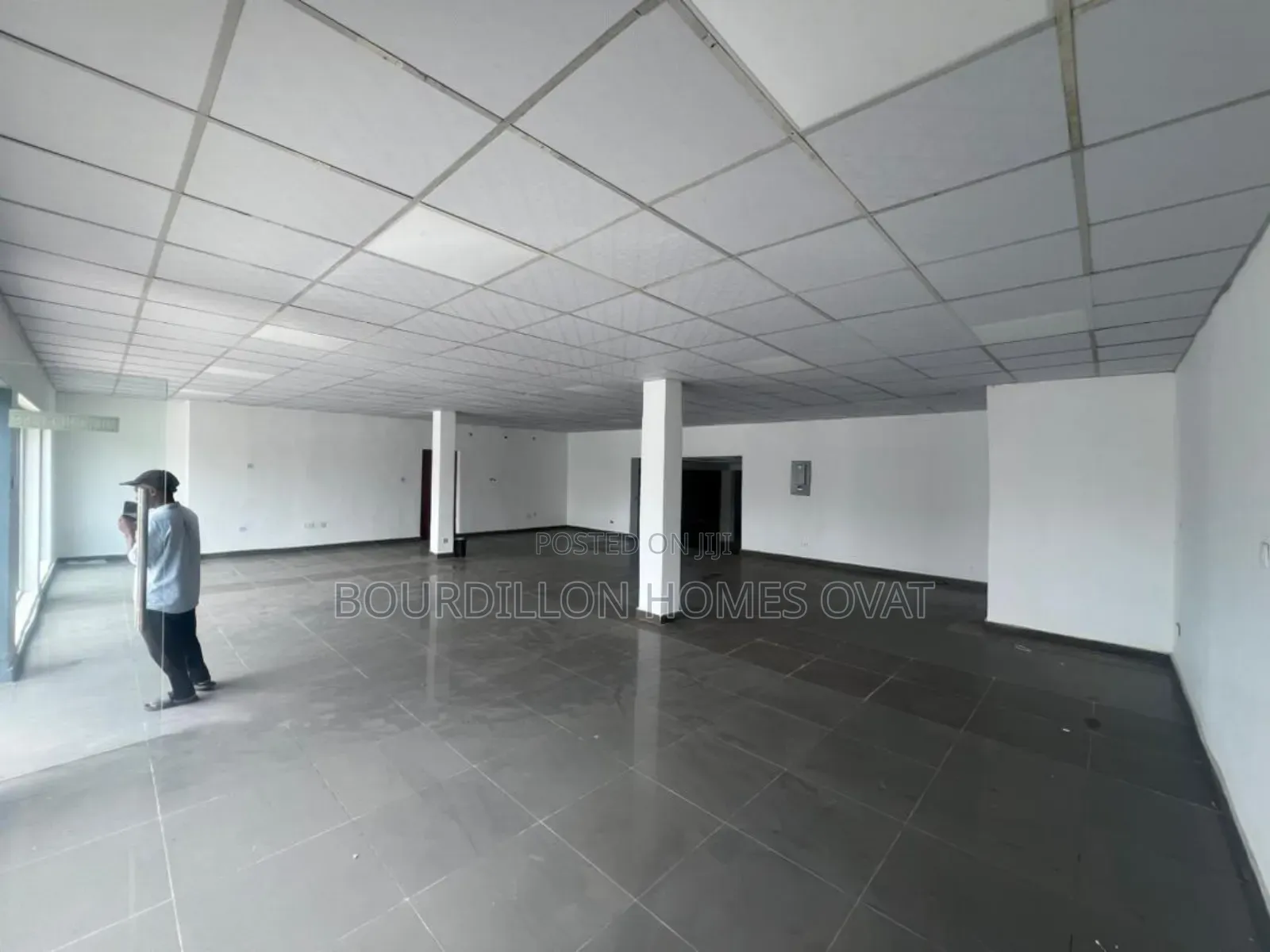 Office Space/Shop Space in Lekki Phase 1