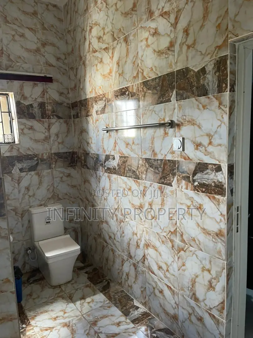 5bdrm Duplex in Guobadia, Benin City for sale in Benin City