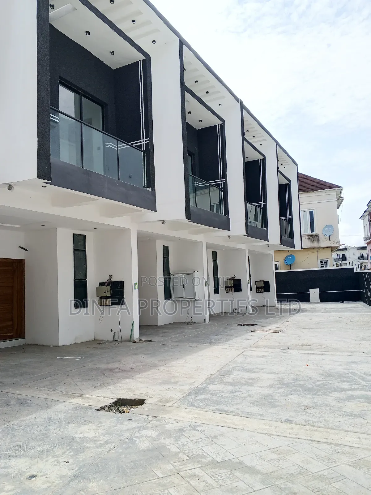 3bdrm Duplex in Lekki Toll Gate, Chevron for sale in Chevron