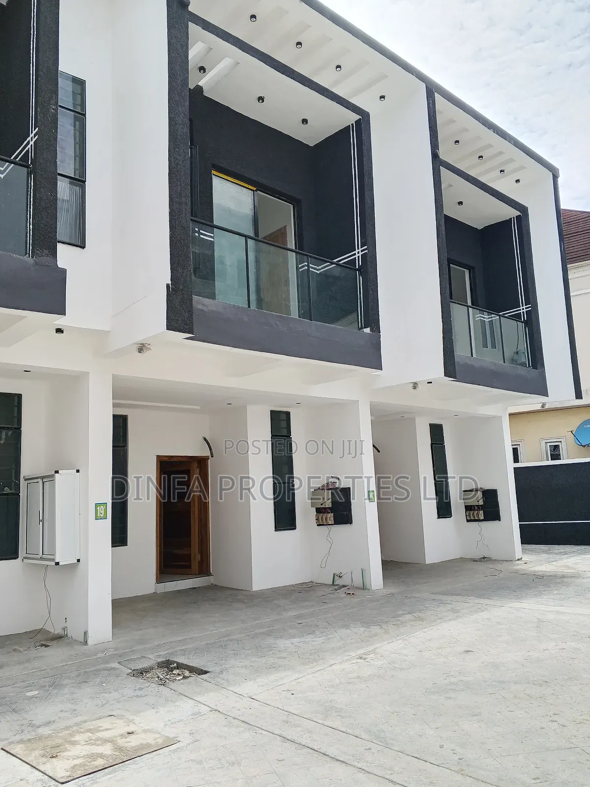 3bdrm Duplex in Lekki Toll Gate, Chevron for sale in Chevron
