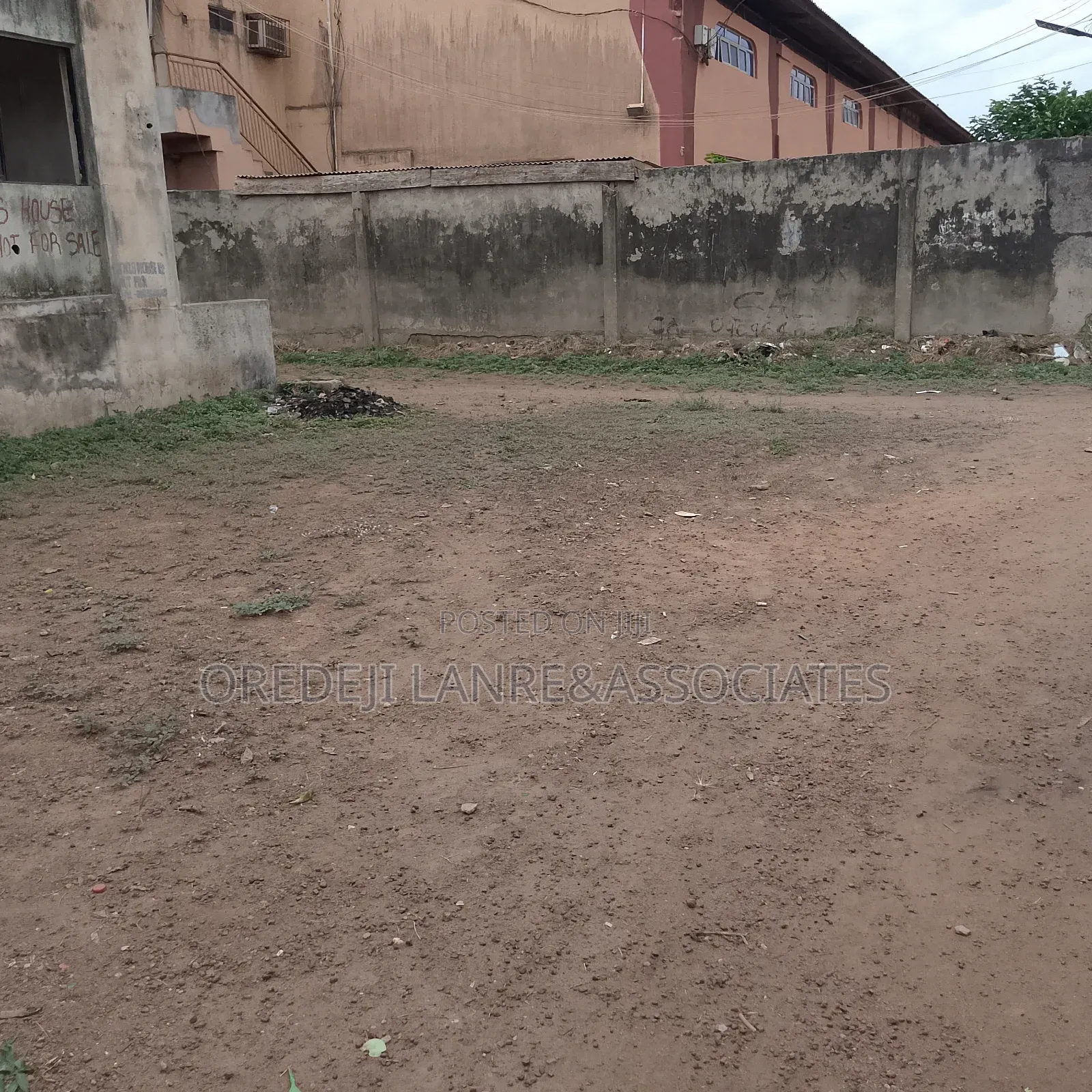 A Prime Multi-Purpose Commercial 1220sqm Property for Sale. in Iju