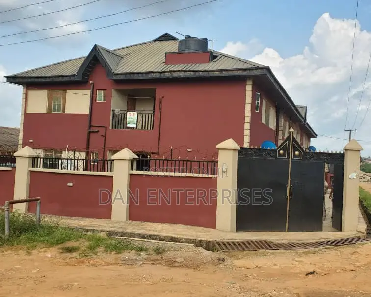 2bdrm Block of Flats in Sagamu Gra for sale in Sagamu