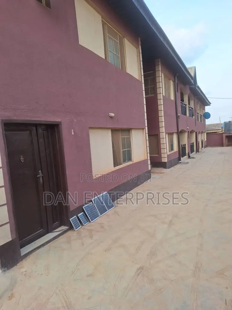 2bdrm Block of Flats in Sagamu Gra for sale in Sagamu