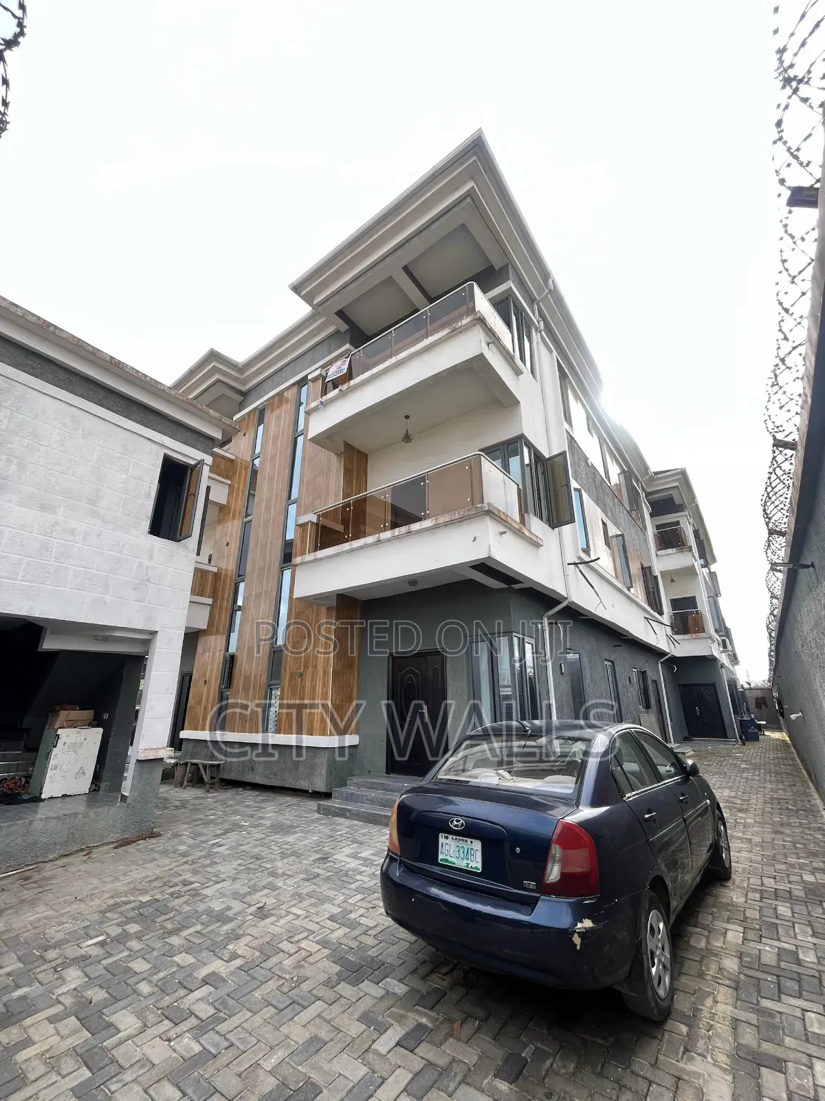 4bdrm Townhouse/Terrace in Ologolo for Sale in Ologolo