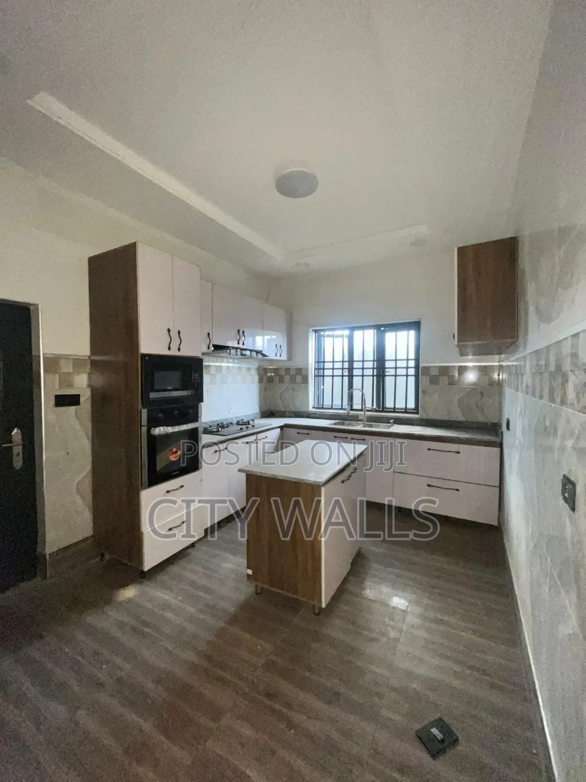 4bdrm Townhouse/Terrace in Ologolo for Sale in Ologolo