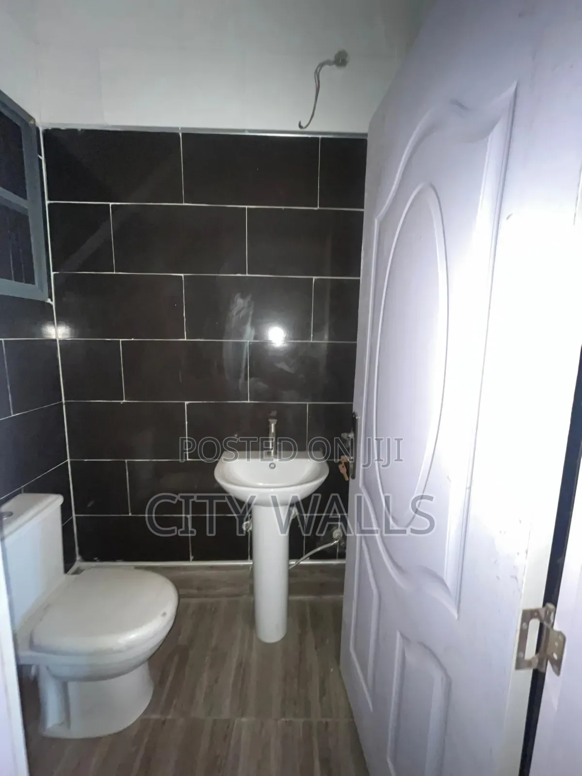 4bdrm Townhouse/Terrace in Ologolo for Sale in Ologolo