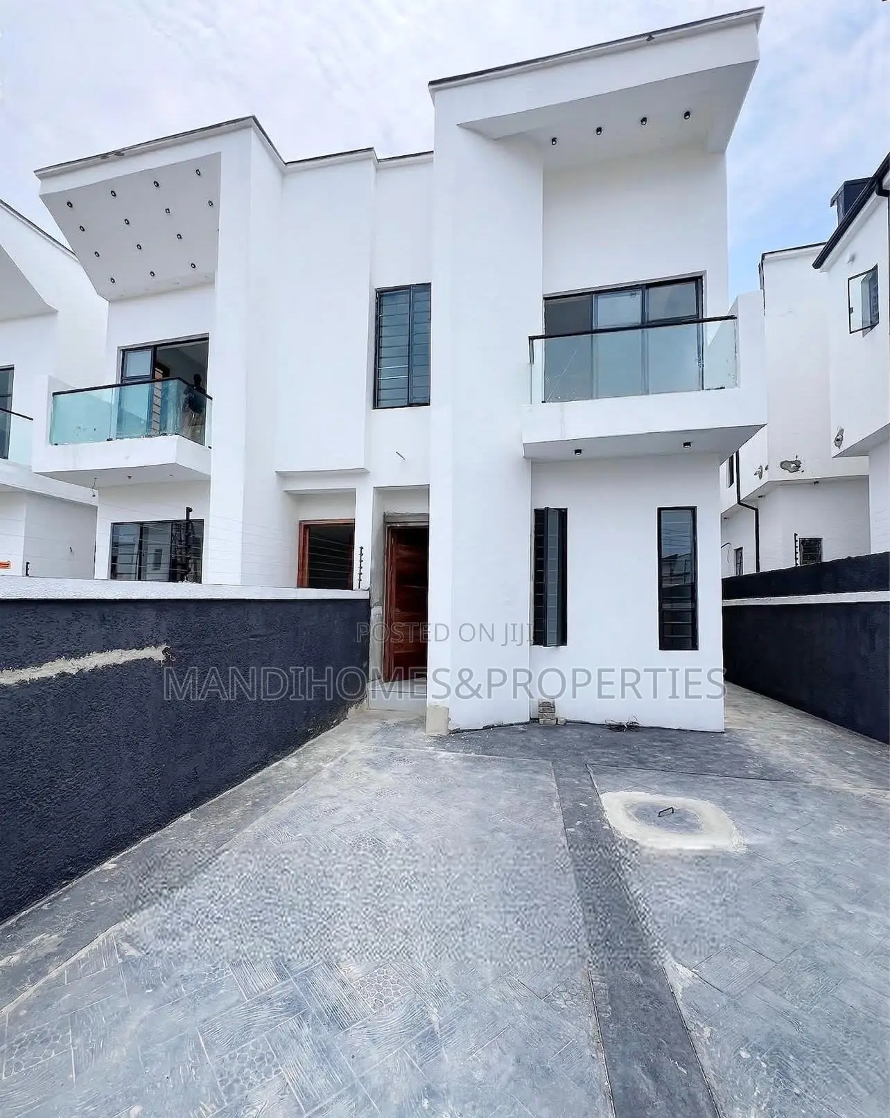 4bdrm Duplex in G.R.A., Lekki for sale in Lekki