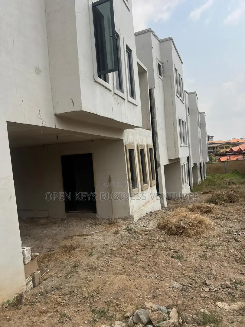 4bdrm Duplex in Majerita Hotel, Adeoyo for sale in Adeoyo