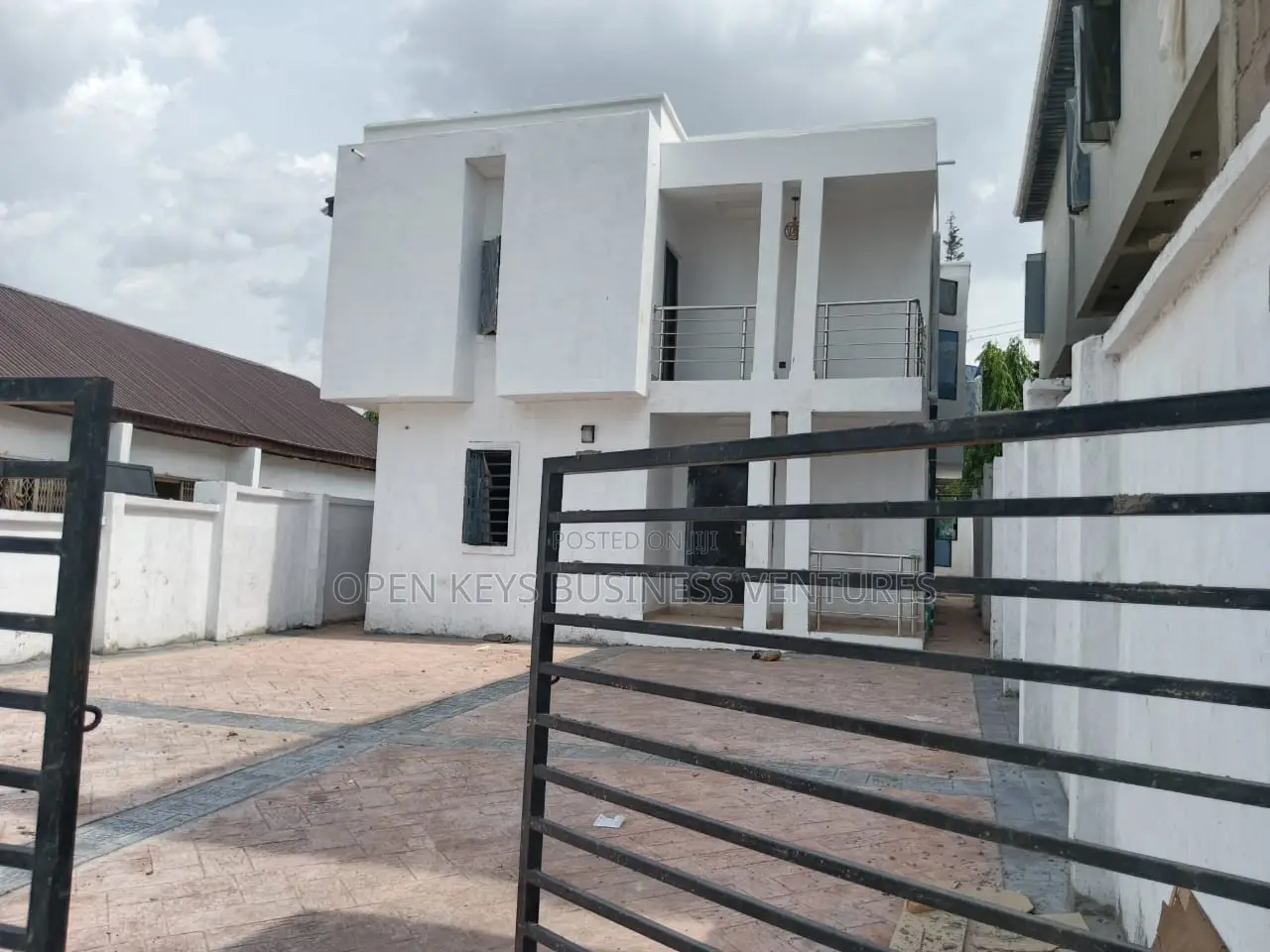 4bdrm Duplex in Adeyi, Old Bodija for sale in Old Bodija