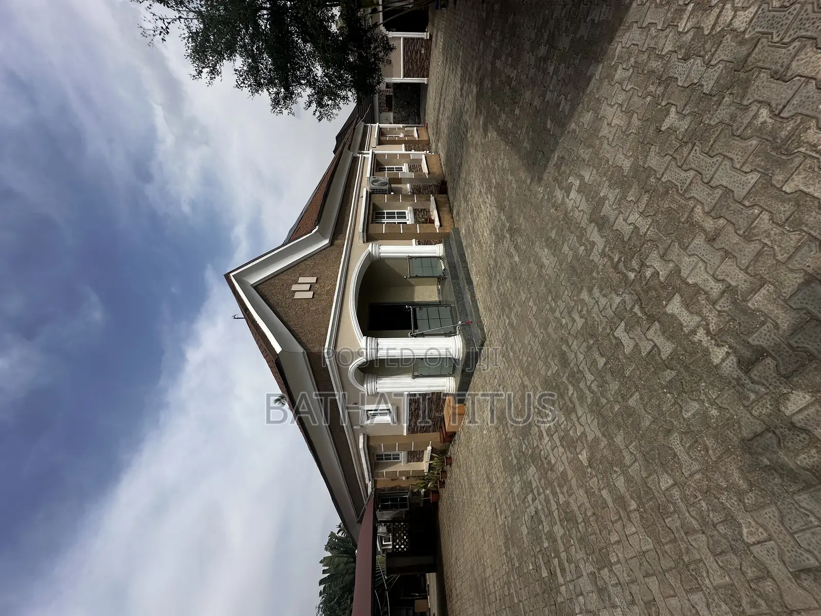 5bdrm Bungalow in Life Camp for sale in Life Camp
