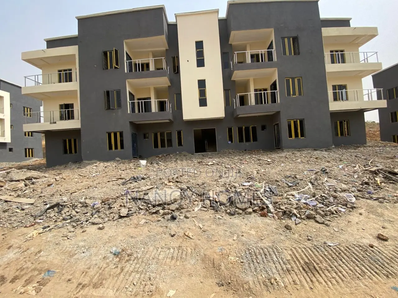 3bdrm Townhouse/Terrace in Bellvista Estate, Lugbe District for sale in Lugbe District