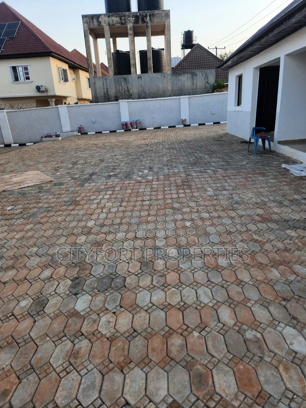 Furnished 6bdrm Duplex in Valencia, Dakwo District for sale in Dakwo District