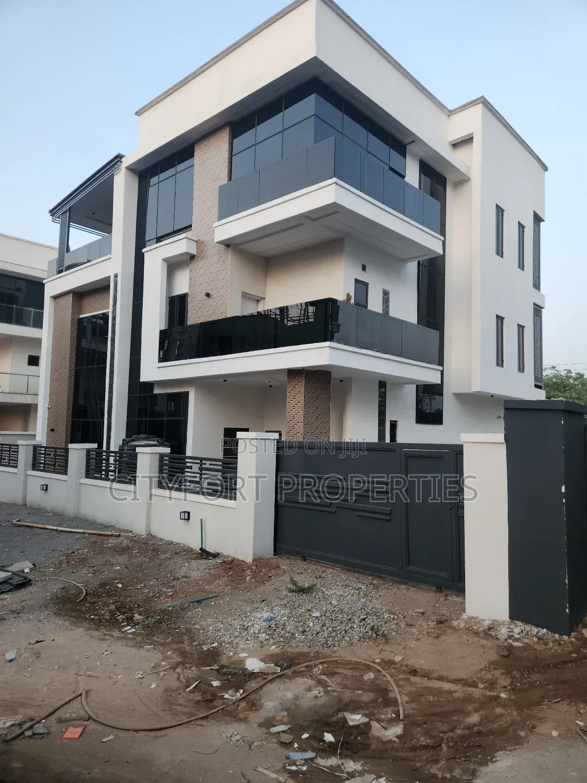 Furnished 6bdrm Mansion in Gaduwa for sale in Gaduwa