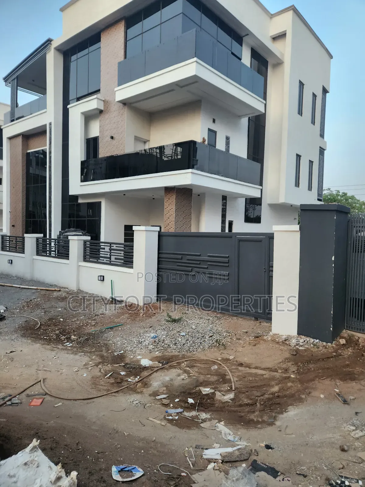 Furnished 6bdrm Mansion in Gaduwa for sale in Gaduwa