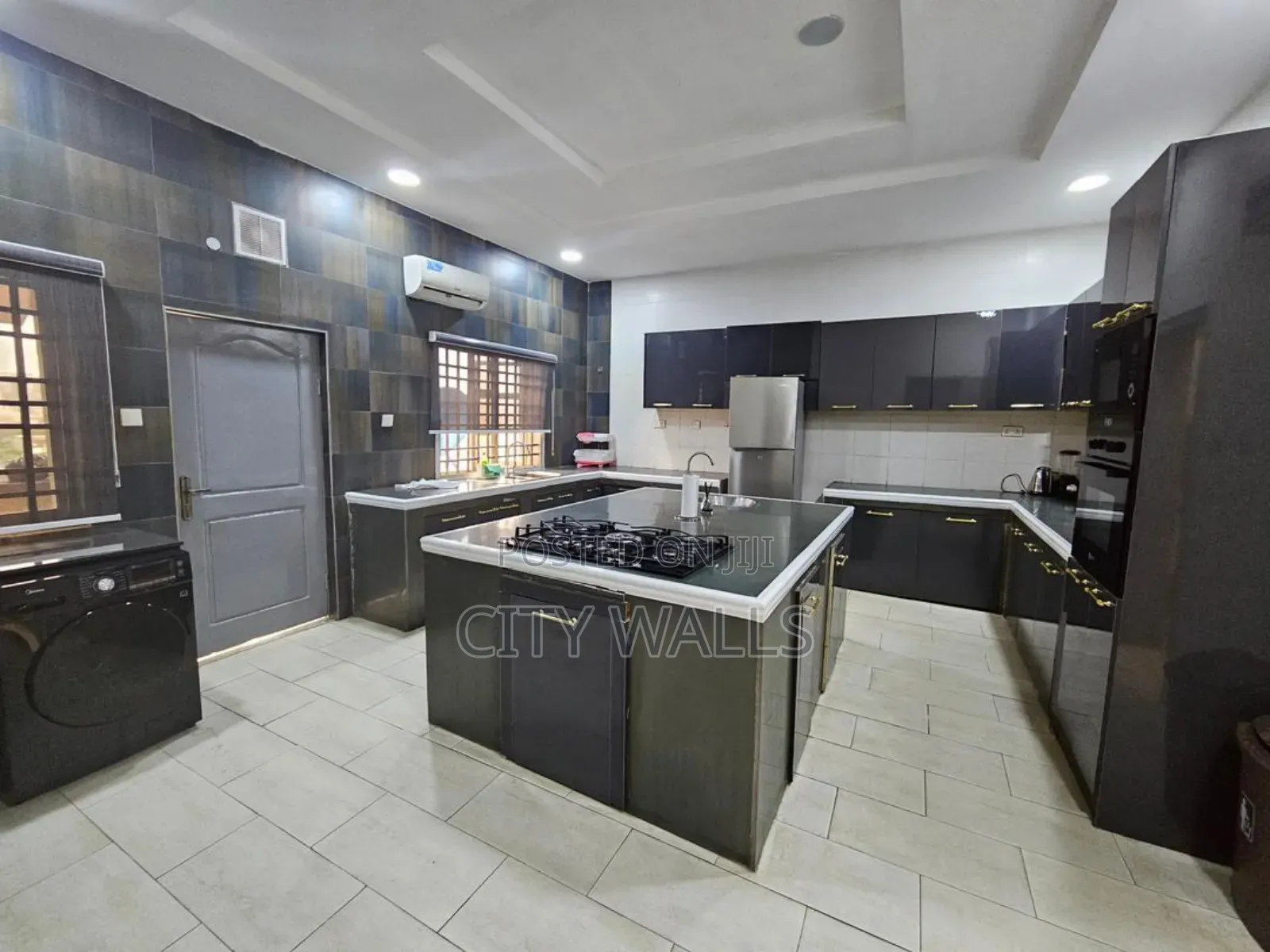 Furnished 4bdrm Duplex in Chevron for rent in Chevron