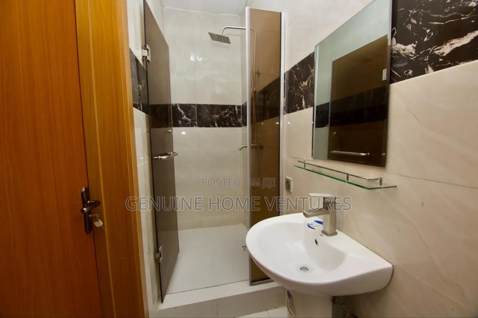 Furnished 4bdrm Duplex in Orchid, Chevron for sale in Chevron