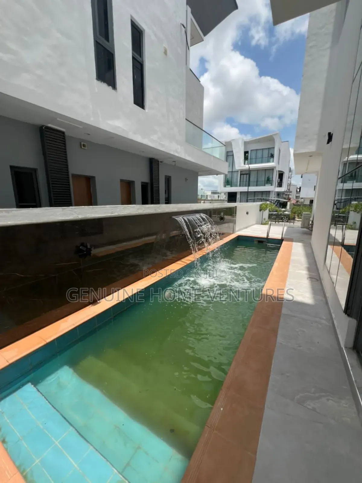 5bdrm Duplex in Ikate for sale in Ikate