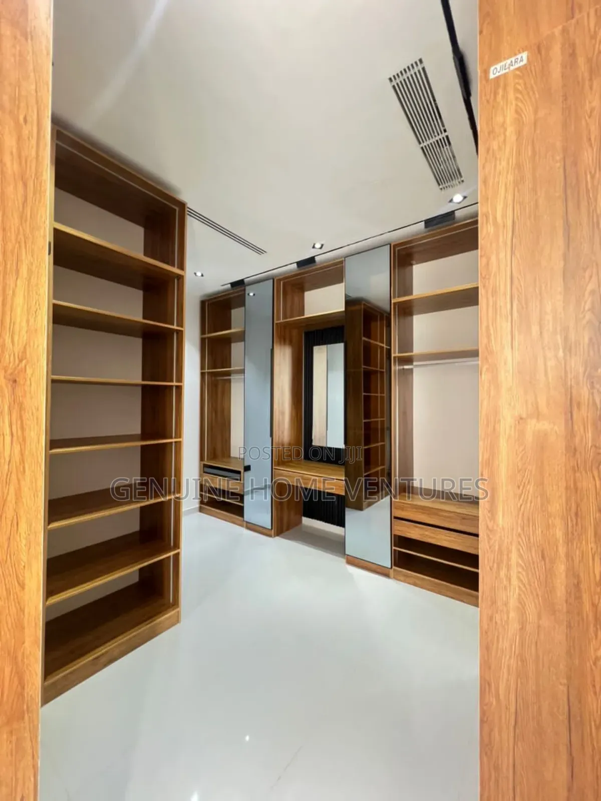 5bdrm Duplex in Ikate for sale in Ikate