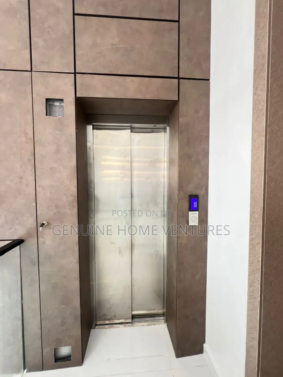 5bdrm Duplex in Ikate for sale in Ikate