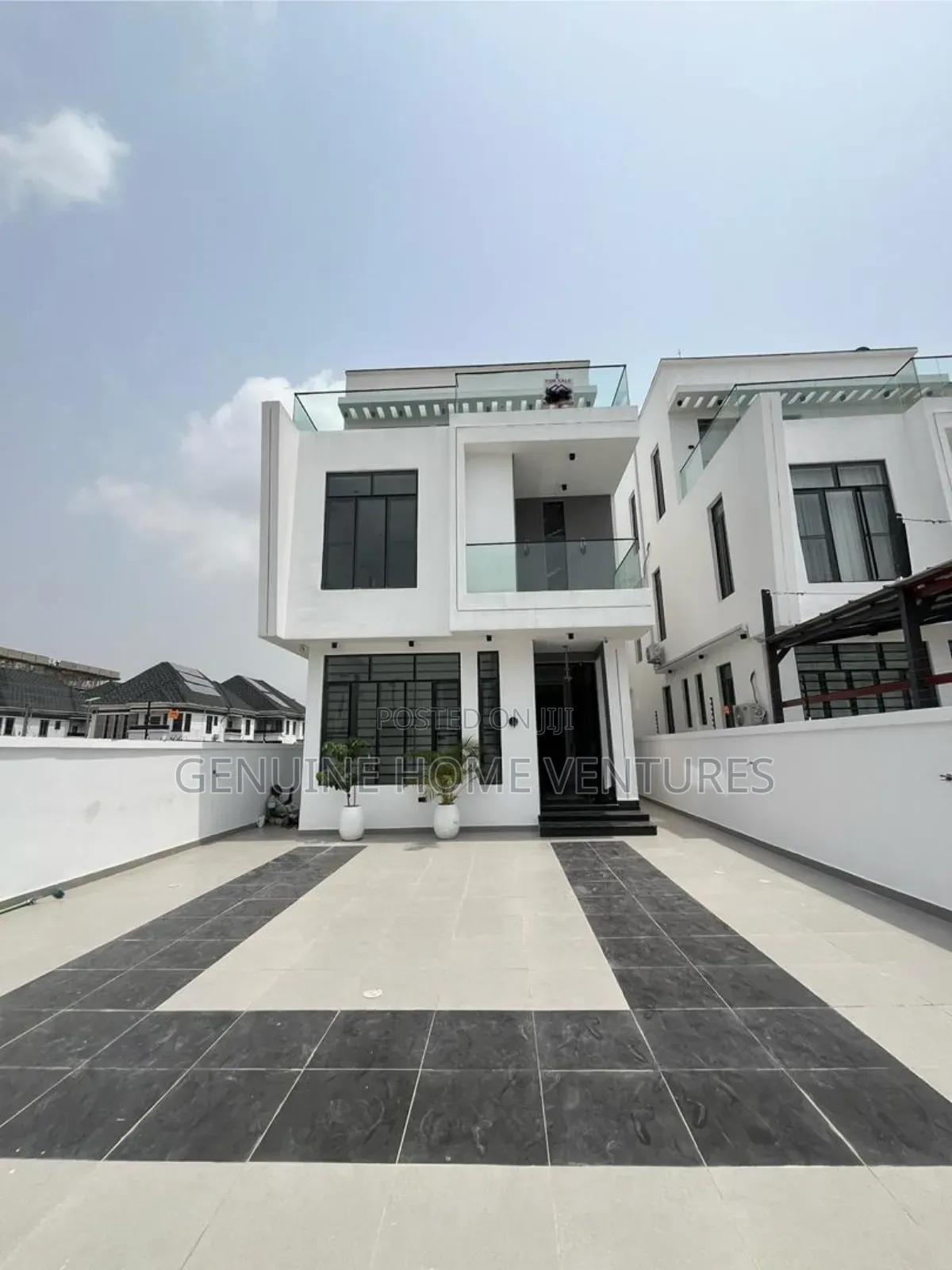 5bdrm Duplex in Lekki Phase One for sale in Lekki Phase 1