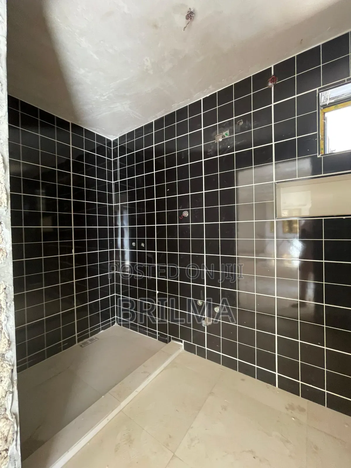 3bdrm Block of Flats in Jahi for sale in Jahi