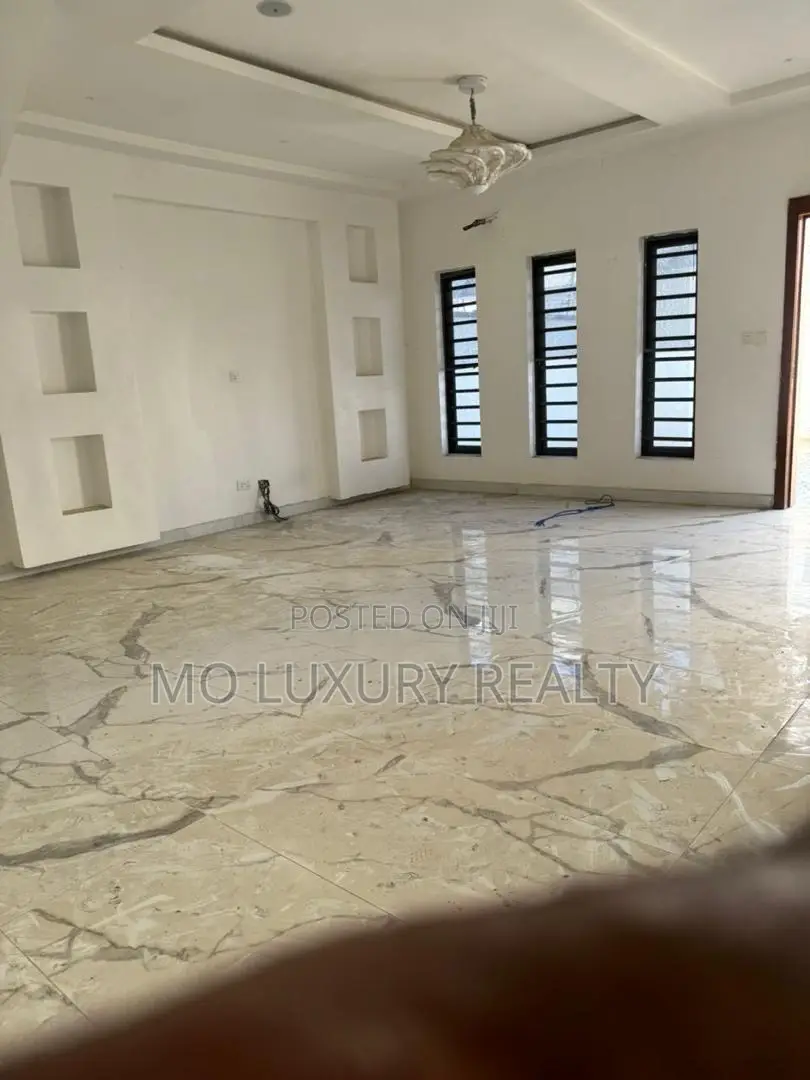 4bdrm Duplex in Lekki Phase 1 for sale in Lekki Phase 1