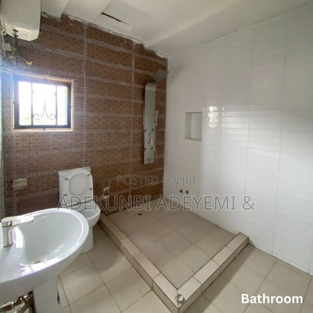 4bdrm Duplex in Life Camp for sale in Life Camp