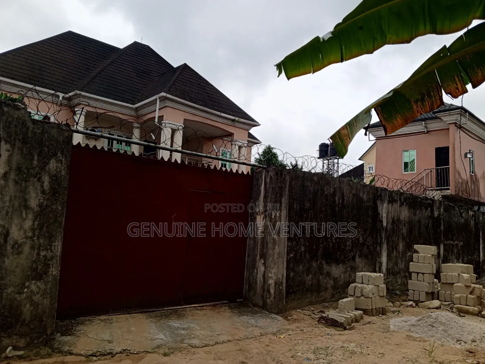 6bdrm Duplex in Akwaka, Obio-Akpor for sale in Obio-Akpor