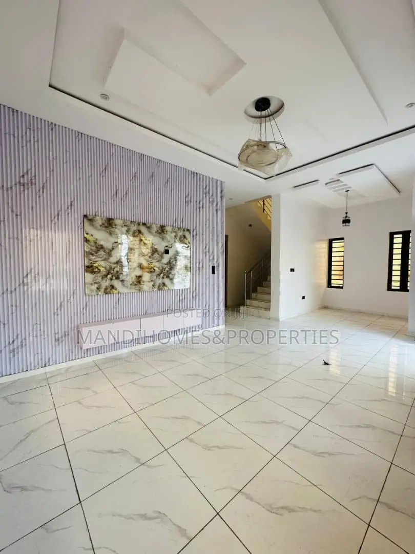 5bdrm Duplex in Ajah for sale in Ajah