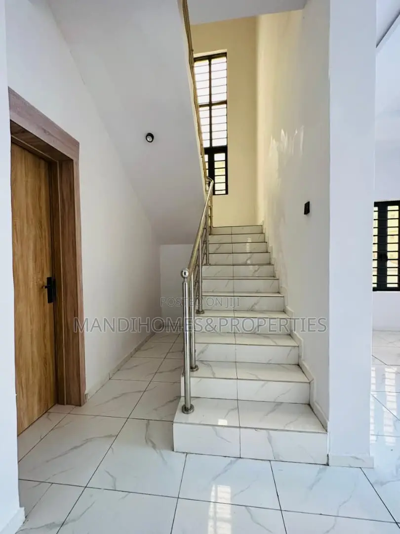 5bdrm Duplex in Ajah for sale in Ajah