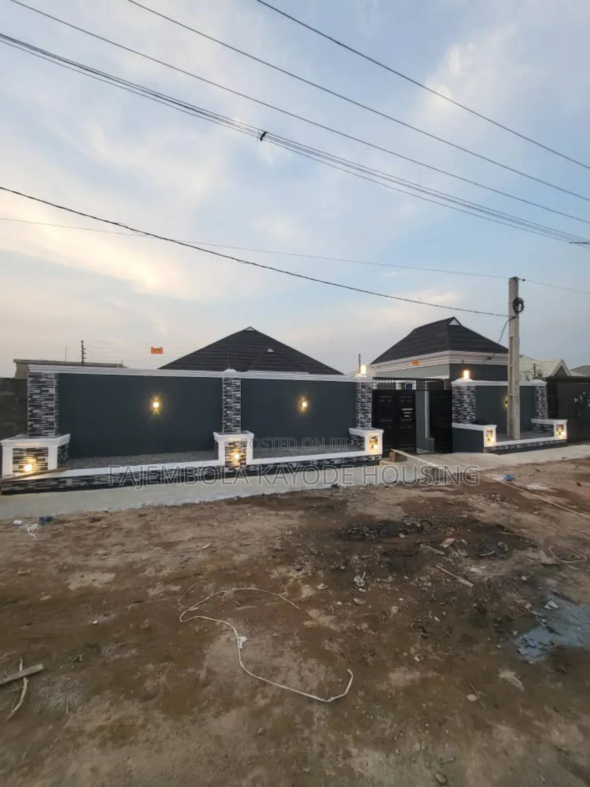 3bdrm Bungalow in Success Estate for sale in Oluyole Estate