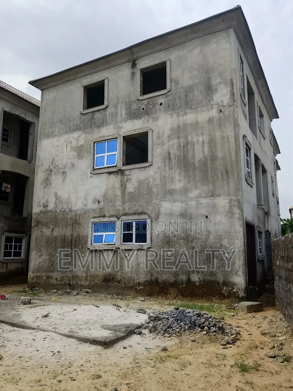 15 Units of One Bedroom 11 Units of Self-Contained in Port-Harcourt
