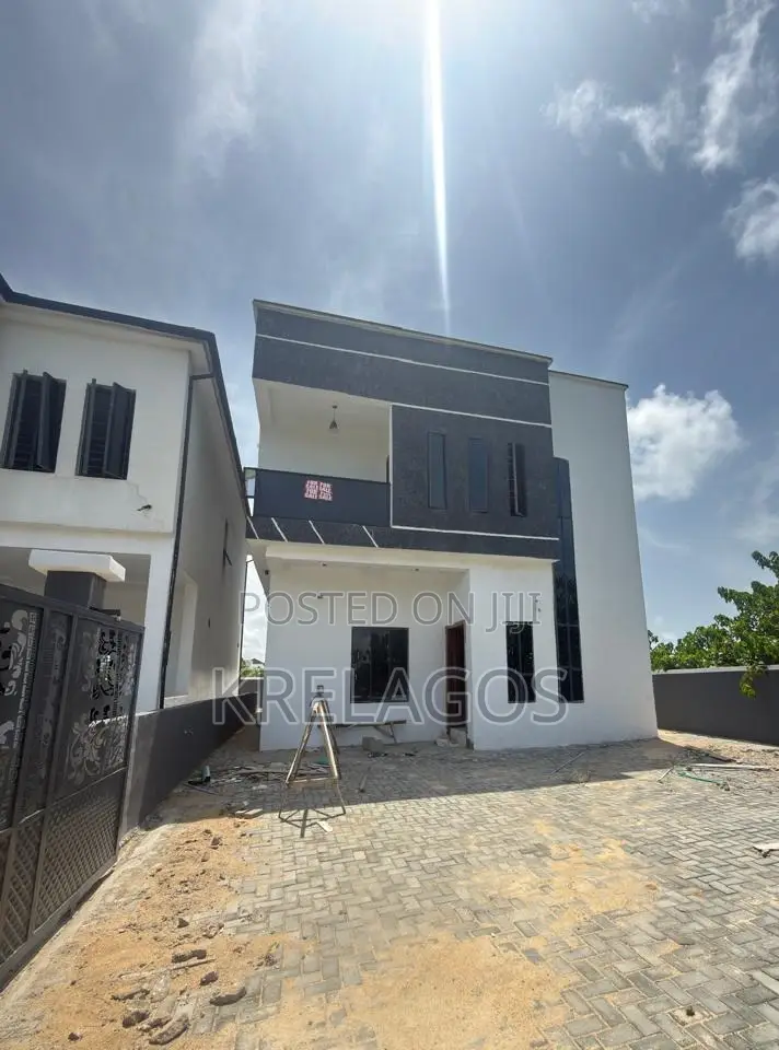 5bdrm Duplex in Orchid, Chevron for sale in Chevron